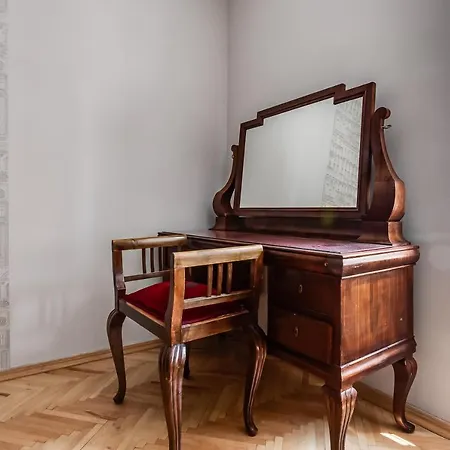Four Bedrooms In The Heart Of *