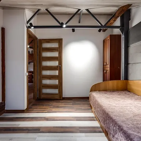 Апартаменти Four Bedrooms In The Heart Of Львів