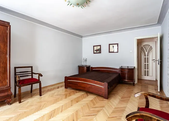 Апартаменти Four Bedrooms In The Heart Of Львів