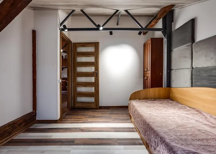 Апартаменти Four Bedrooms In The Heart Of Львів